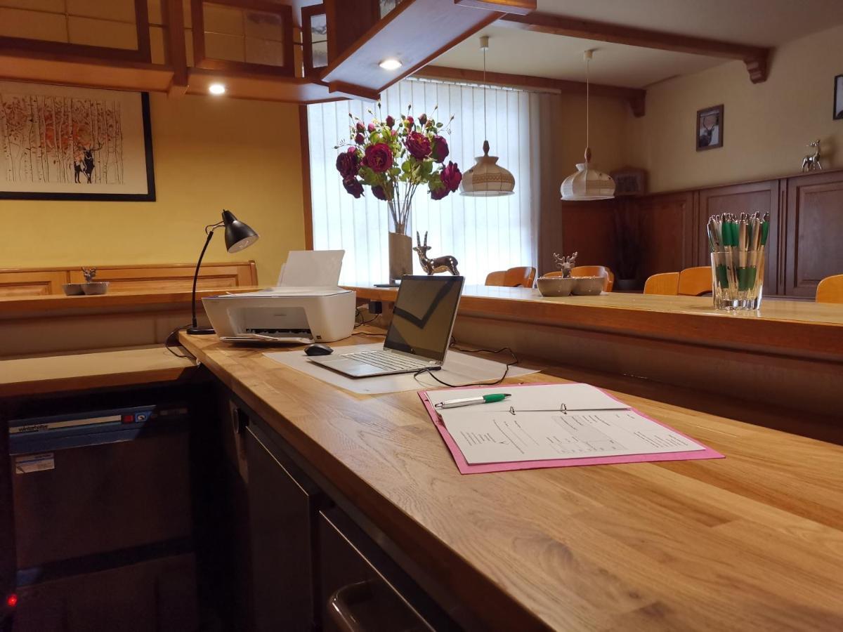 Hotel-Pension Zum Hirsch Hattersheim am Main المظهر الخارجي الصورة