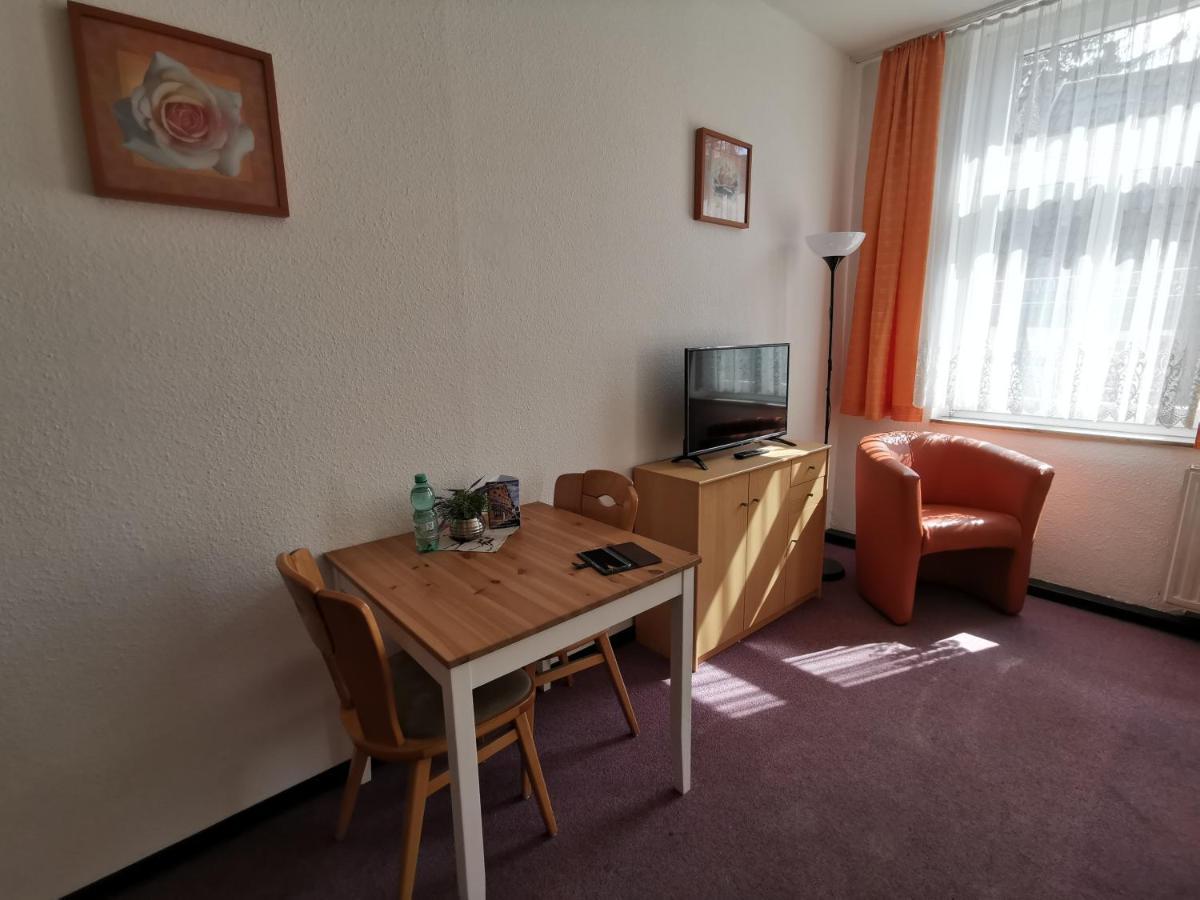 Hotel-Pension Zum Hirsch Hattersheim am Main المظهر الخارجي الصورة