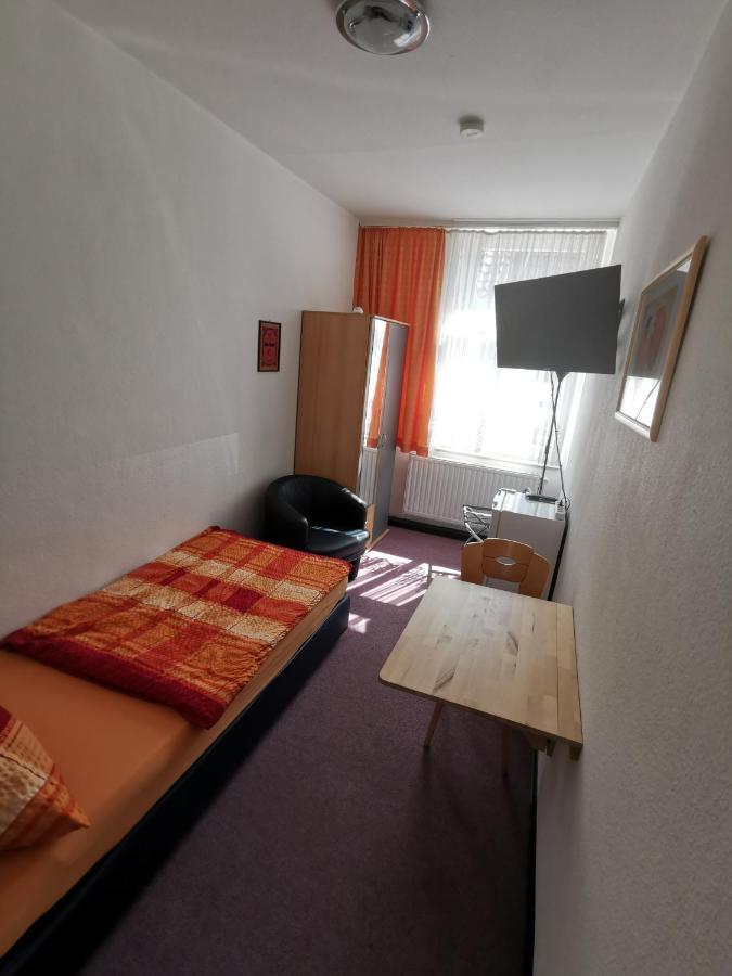 Hotel-Pension Zum Hirsch Hattersheim am Main المظهر الخارجي الصورة
